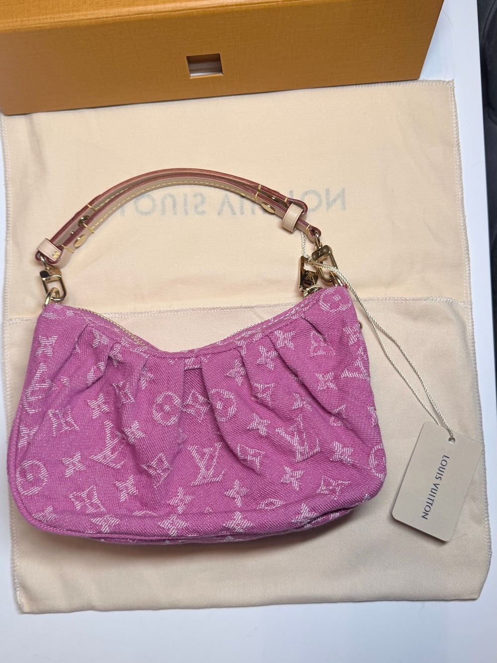 Louis Vuitton Monogram Denim Pochette Valley Fuchsia Pink - Picture 2 of 9